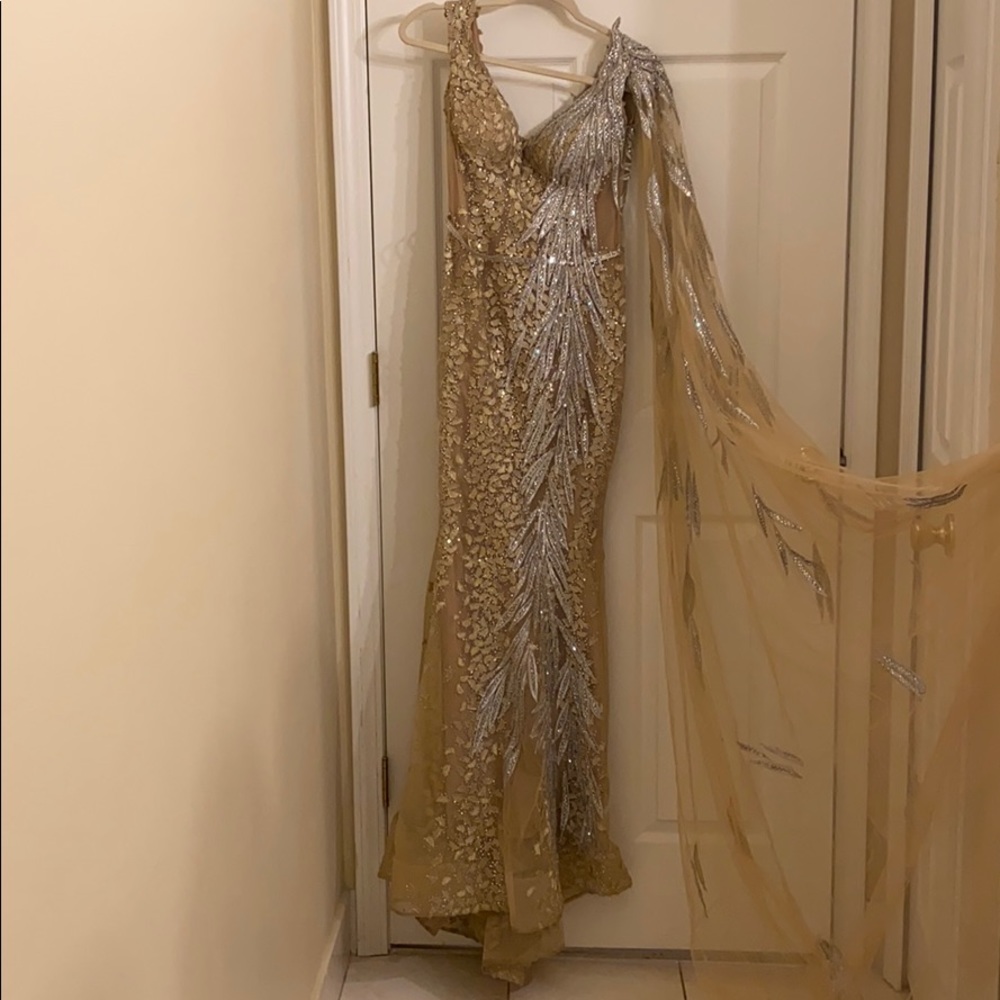 gown